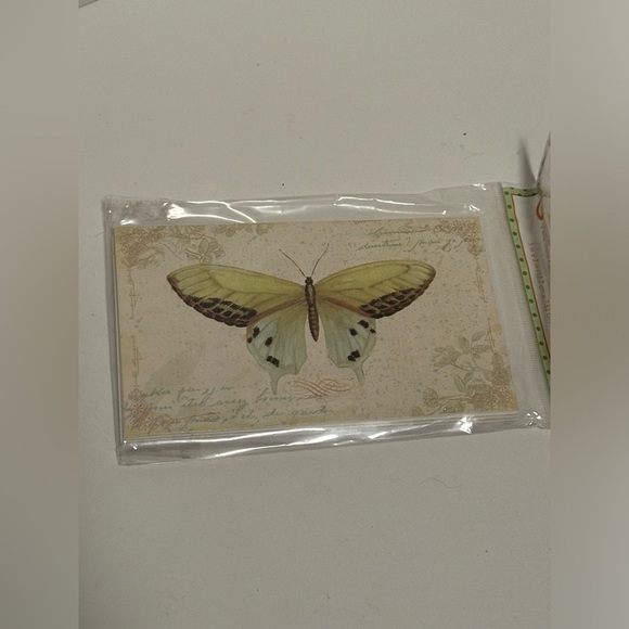8 Butterfly Note Cards with Envelopes - Picture 1 of 3